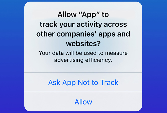 Screenshot eines Hinweises bei iOS 14.5: "Allow "App" to track your activity across other companies' apps and websites? Your data will be used to measure advertising efficiency." Buttons: "Ask App Not to Track" "Allow"
