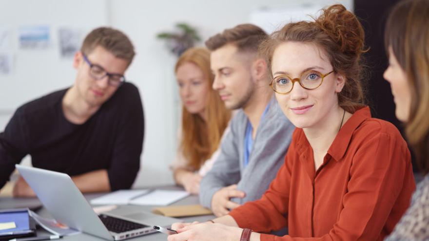 Gruppe bei Projektarbeit