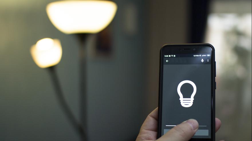 Lampe, die per App steuerbar ist