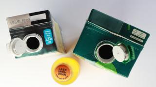 festverbundenen Deckel 