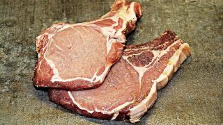 zwei Scheiben Fleisch 